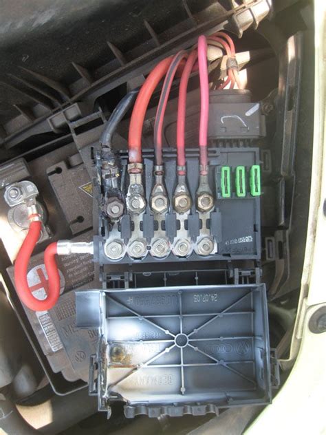 battery power distribution box removal beetle|Failure/Melting prone battery fuse box: Aftermarket.